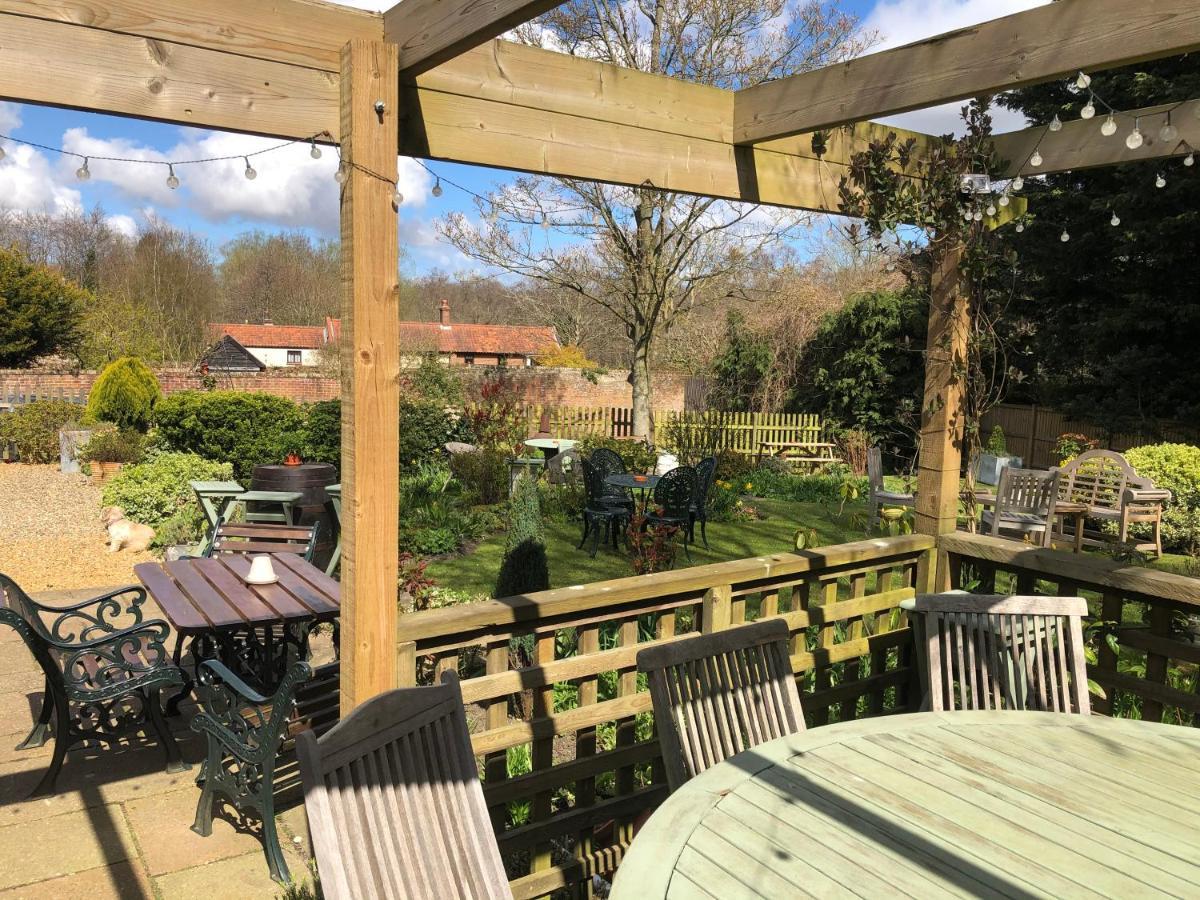 Smallburgh The Crown Inn מראה חיצוני תמונה