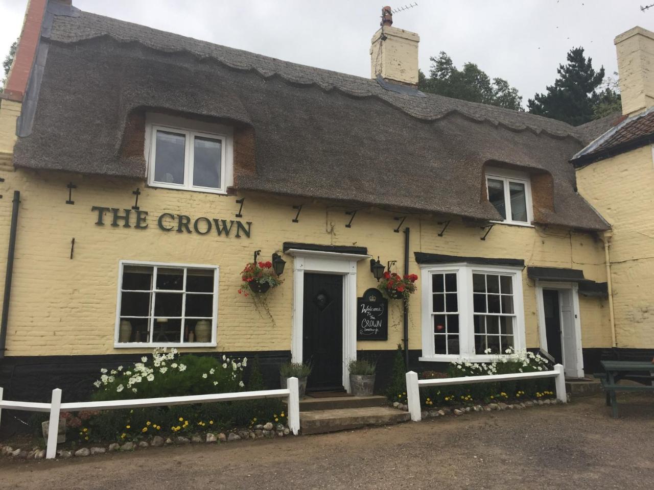 Smallburgh The Crown Inn מראה חיצוני תמונה